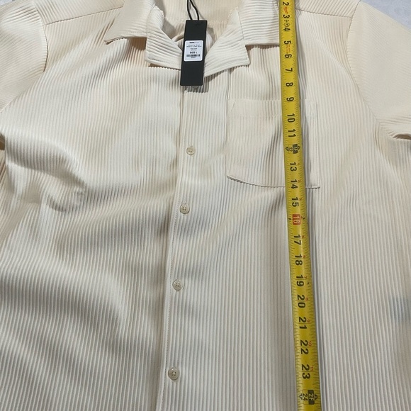 NovaMen Show Up Short Sleeve Cuban Shirt Size Large Cream New With Tags - Picture 6 of 6